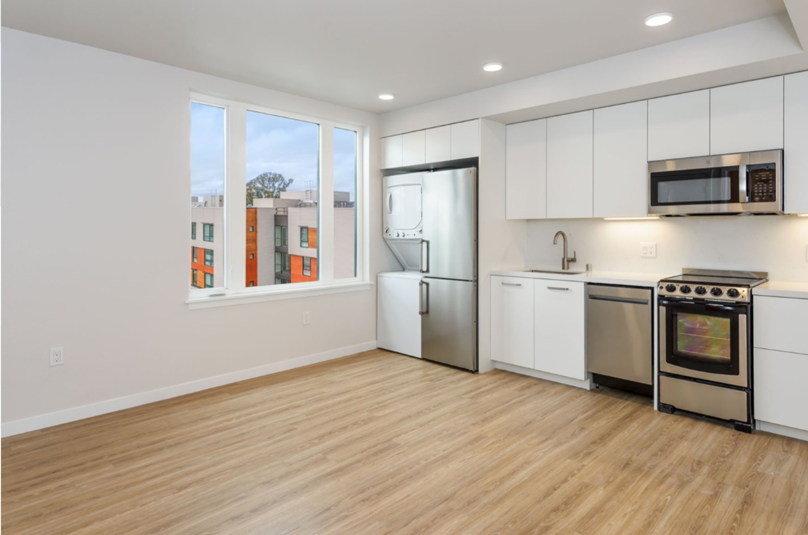 Berkeley Apartment: 2067 University Ave