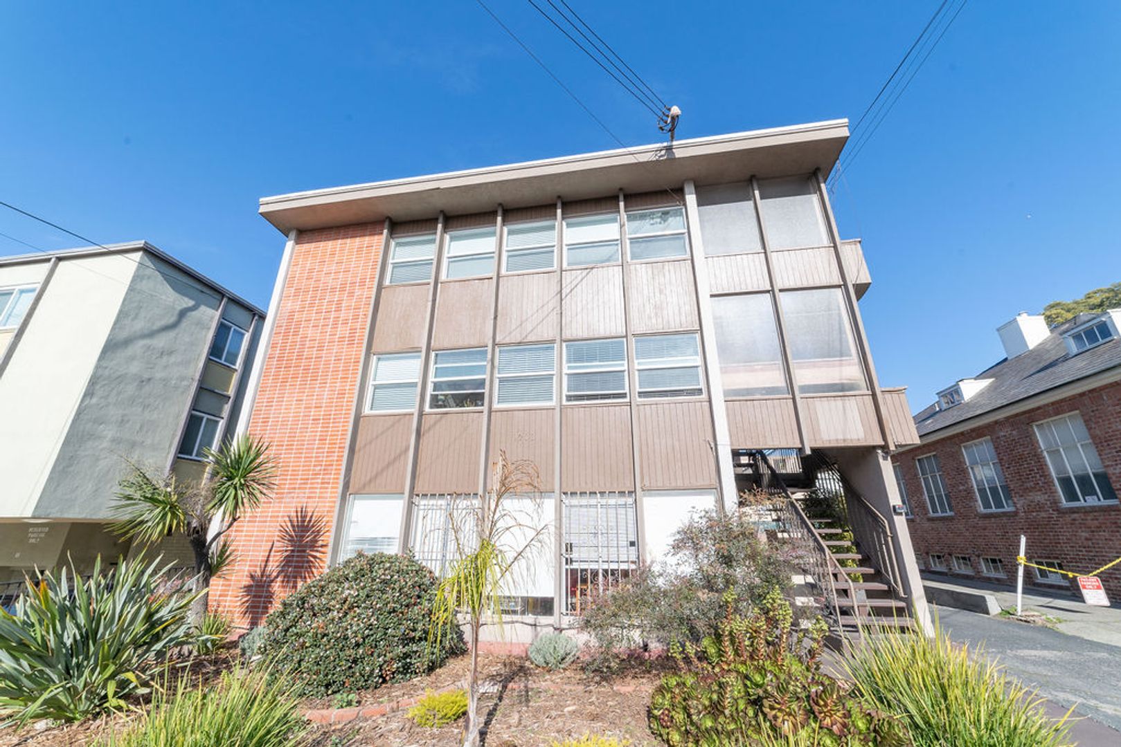 Berkeley Apartment: 2233 Channing Way