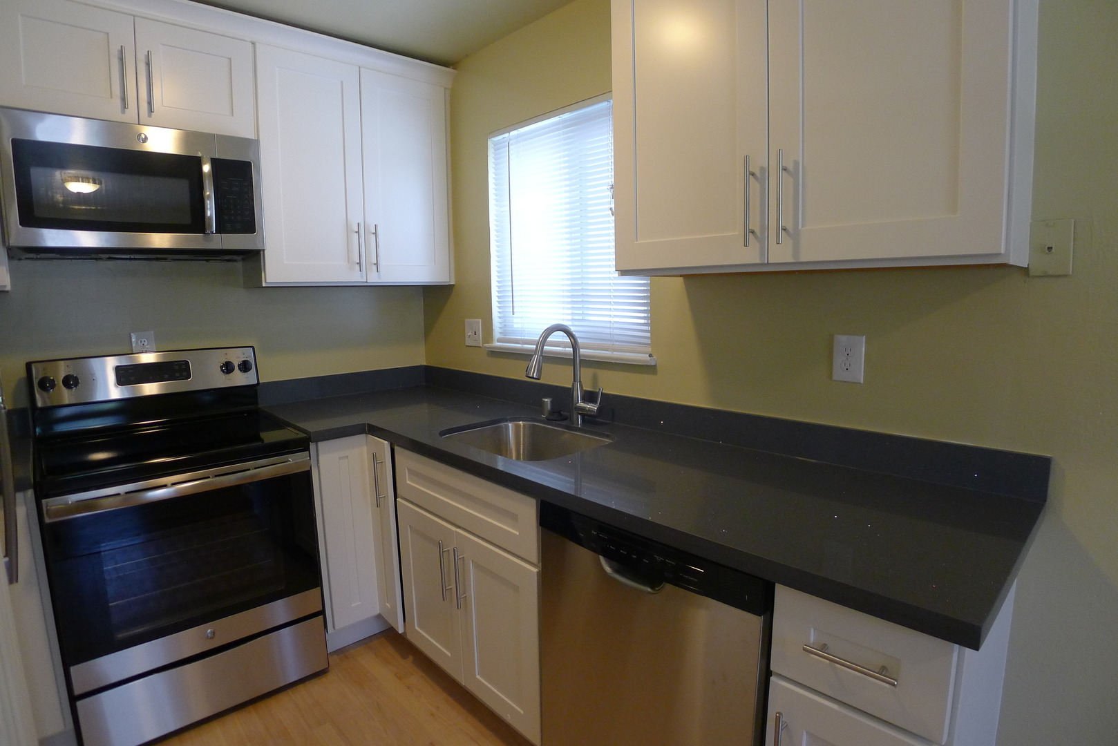 Berkeley Apartment: 1128 - 1130 Bancroft Way