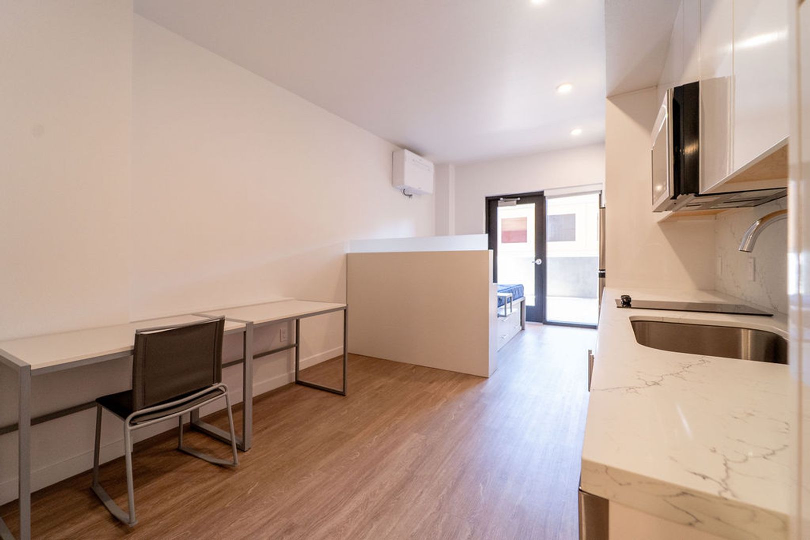 Berkeley Apartment: 2001 Milvia St