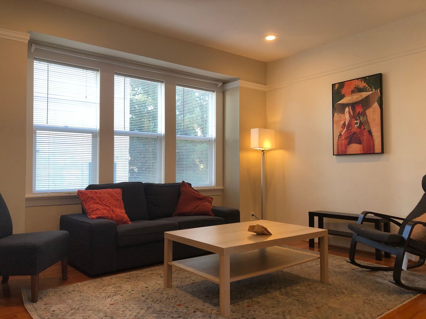 Oakland Apartment: 925 61st St / 6037 Market St