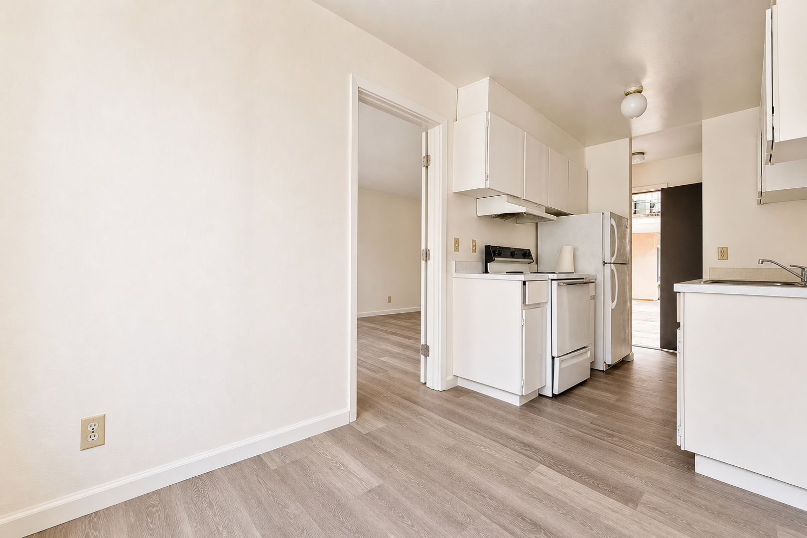 Berkeley Apartment: 2540 College Ave
