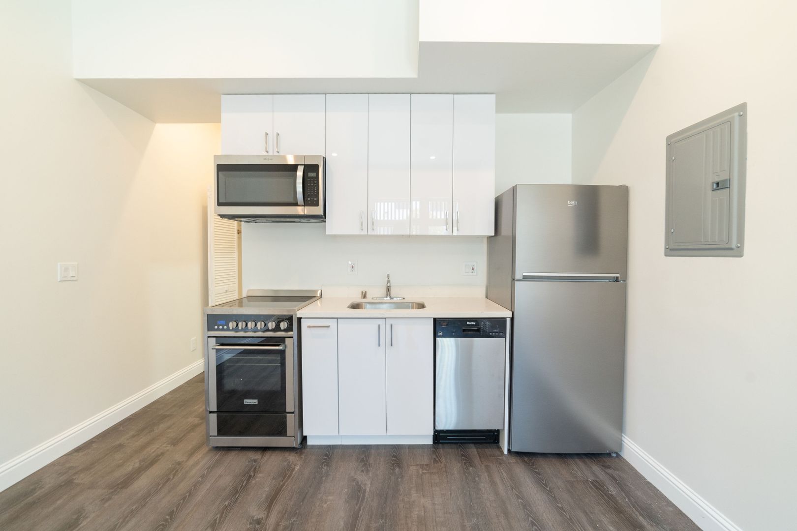 Oakland Apartment: 530 24th Street