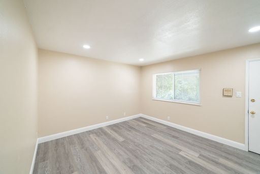 GORGEOUS & Spacious 1Bdr Walking Dist to Lake Merritt BART!! One Block from Lake Merritt! Pet Friendly Community! – photo 1