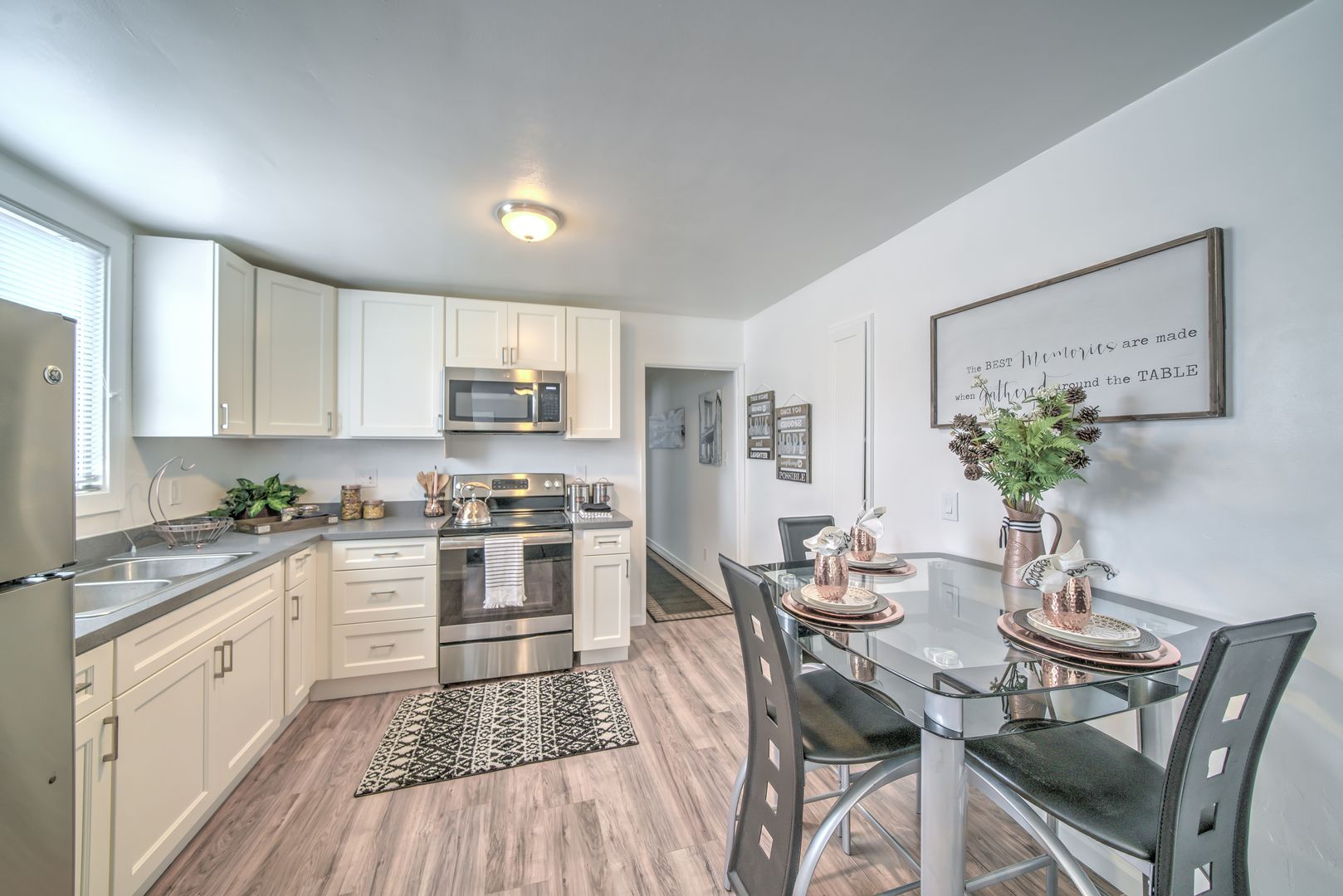 Emeryville Apartment: 1049 43rd Street