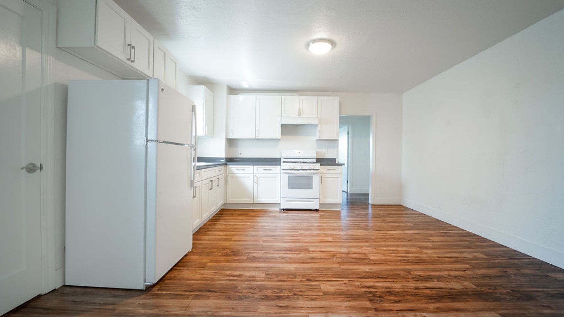 Pittsburg Apartment: 45 W. Tenth st.