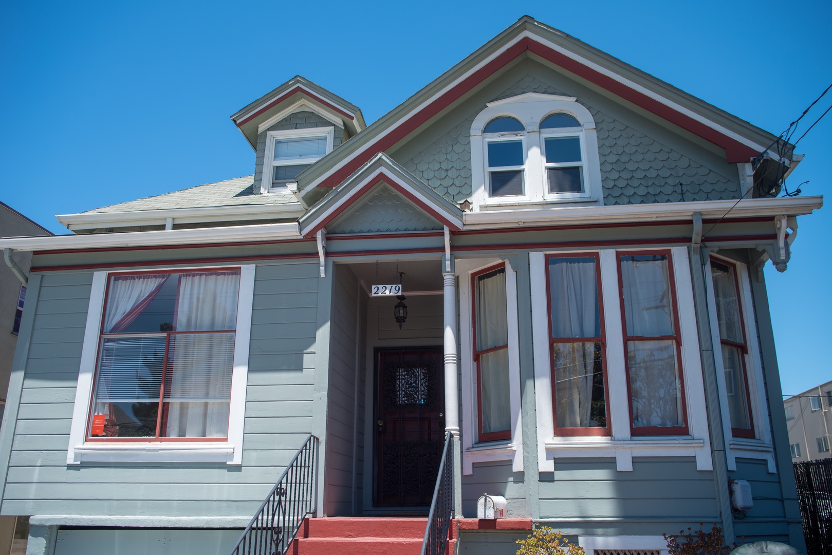 Berkeley Apartment: 2219 Channing Way