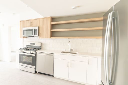 2 BEDROOM 2 BATHROOM'S OFFERING 1 MONTH FREE + $1000 AMAZON GIFT CARD – photo 1