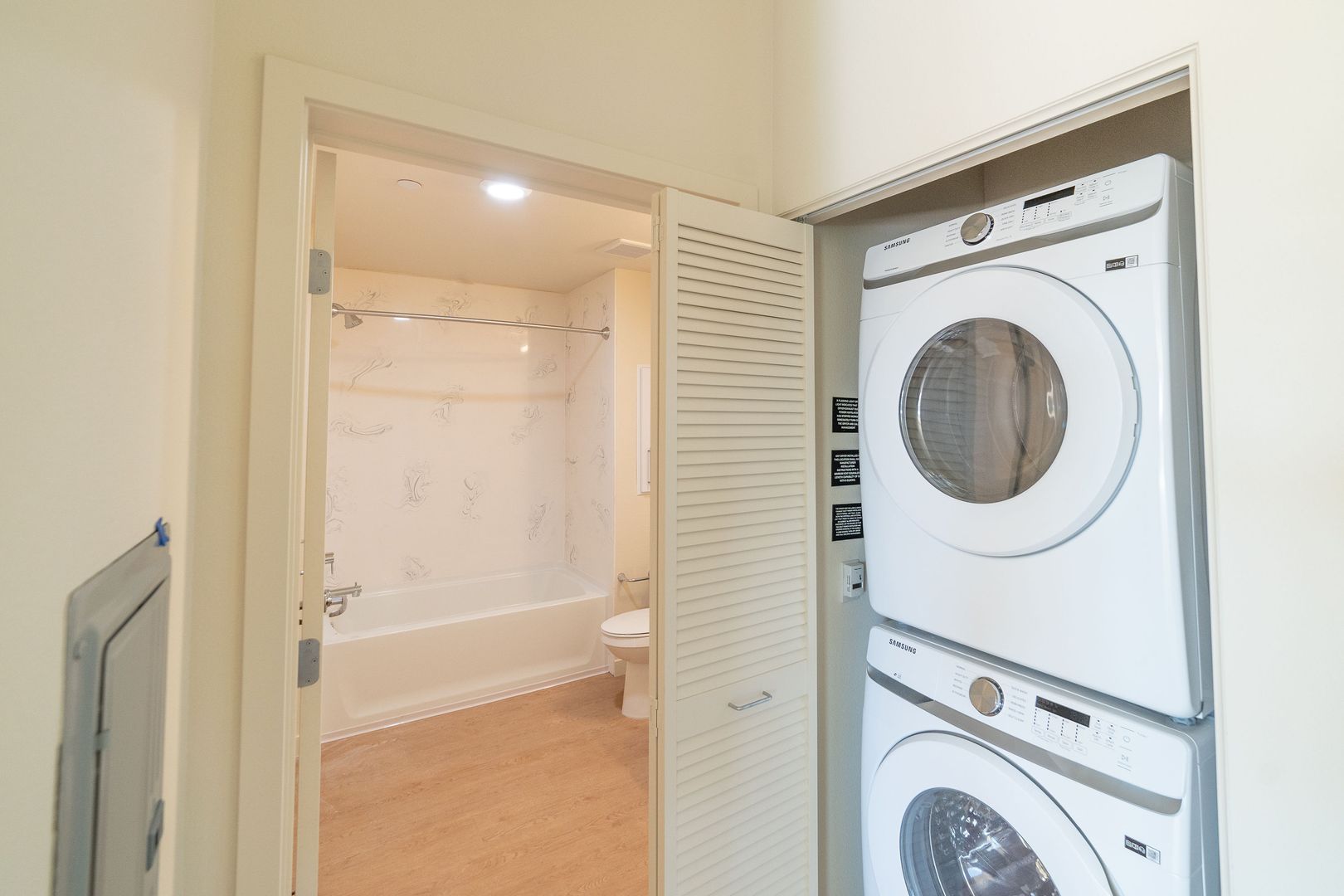 Oakland Apartment: 240 W. MacArthur Blvd