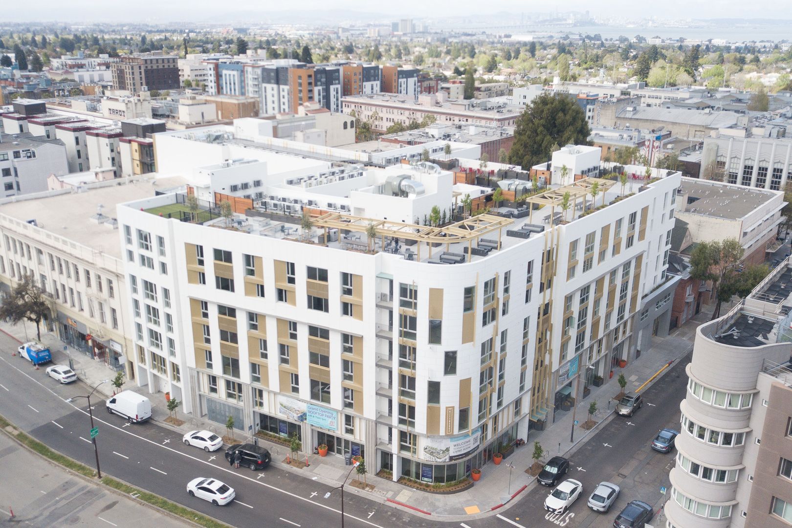 Berkeley Apartment: 2150 Kittredge St