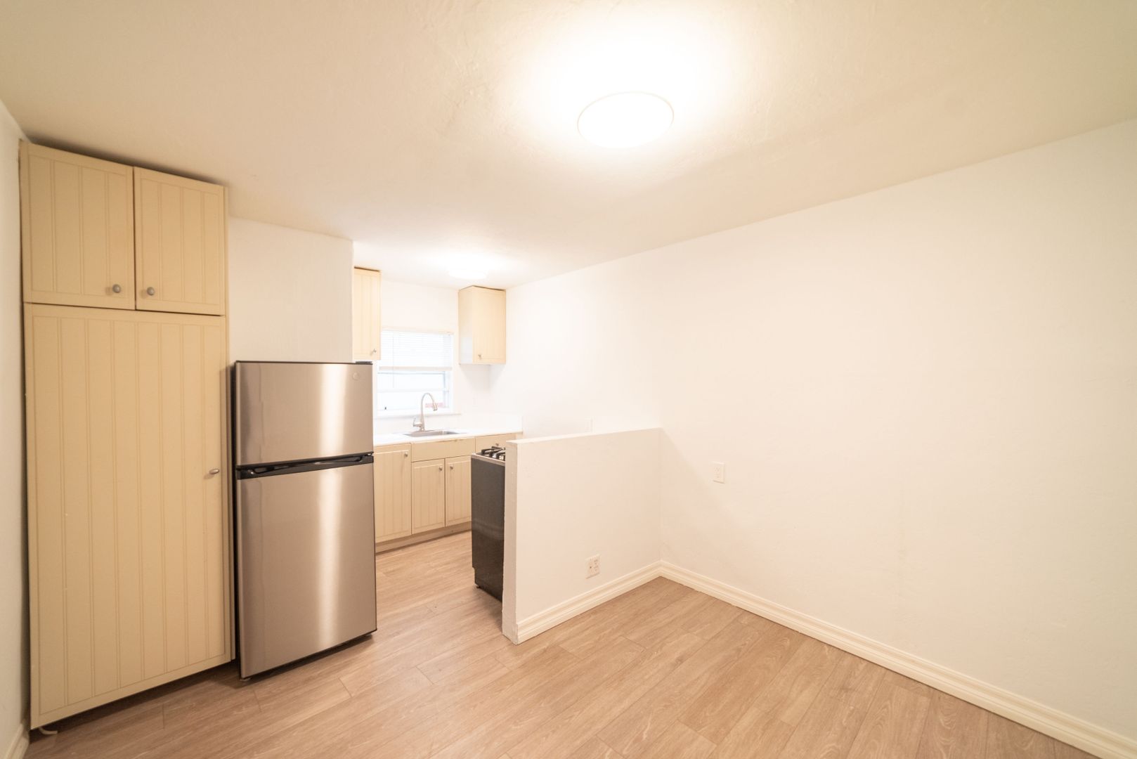 Oakland Apartment: 743 Warfield Ave.