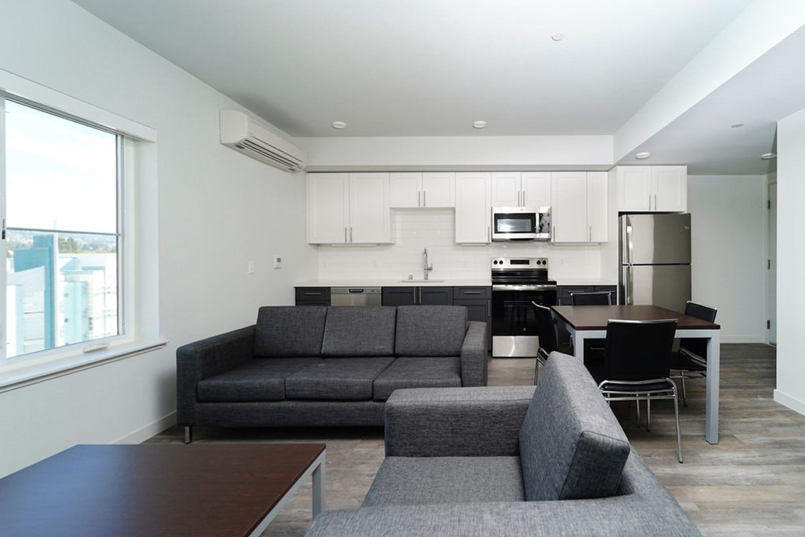 Berkeley Apartment: 2077 Haste St