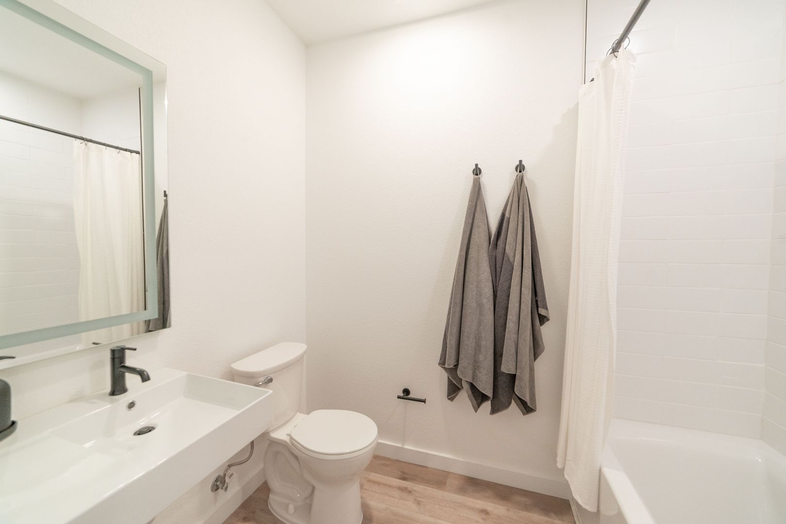 Berkeley Apartment: 2025 Kala Bagai Way