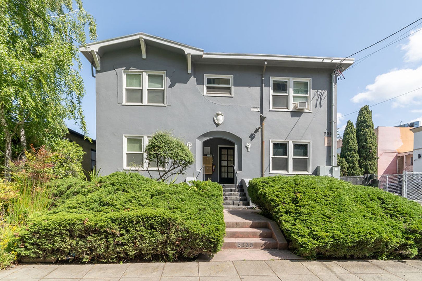 Berkeley Apartment: 2339 Oregon St