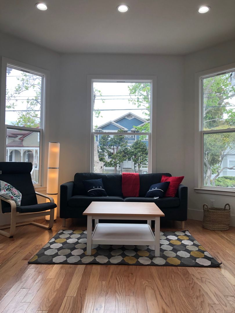 Alameda Apartment: 2060 San Antonio Ave