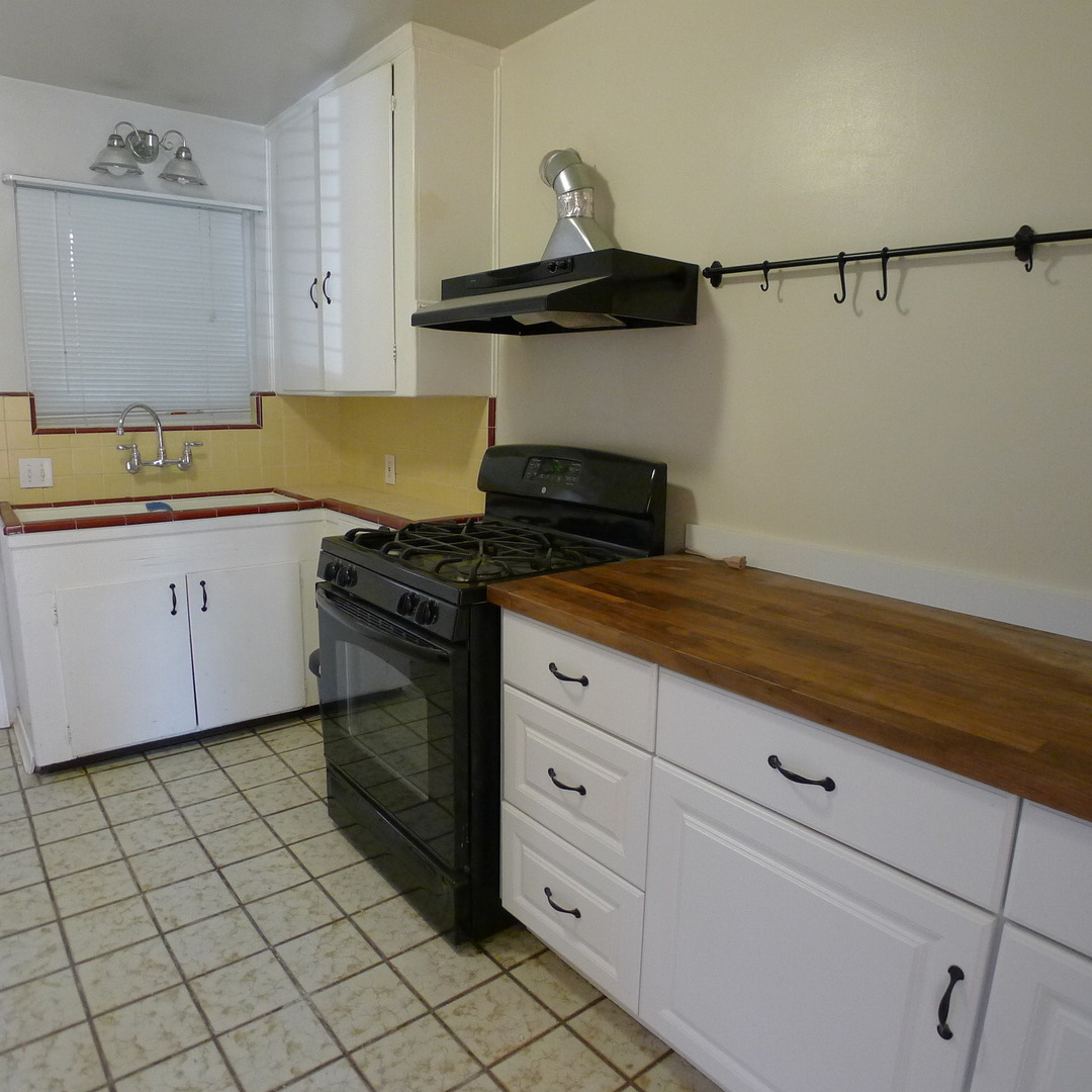 Berkeley Apartment: 2217 Channing Way,