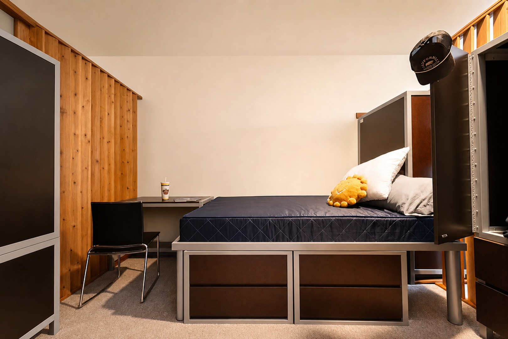 Berkeley Apartment: 2077 Haste St
