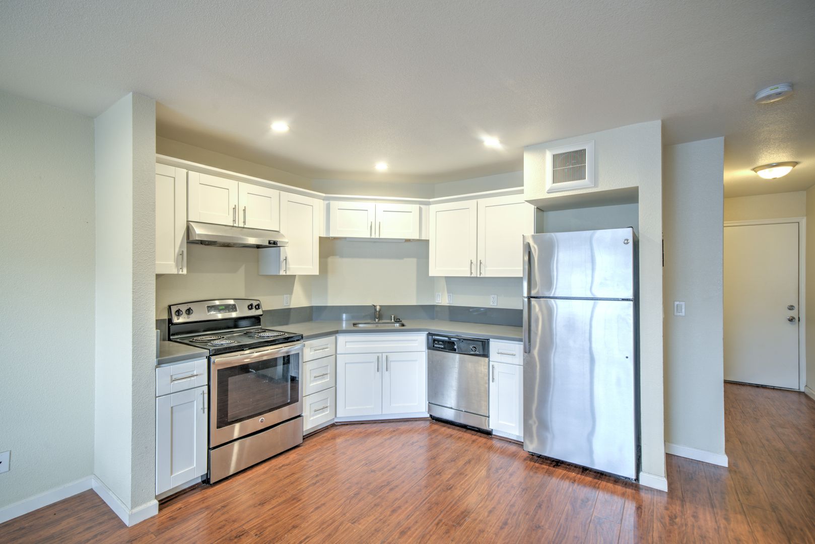 Oakland Apartment: 530 24th Street