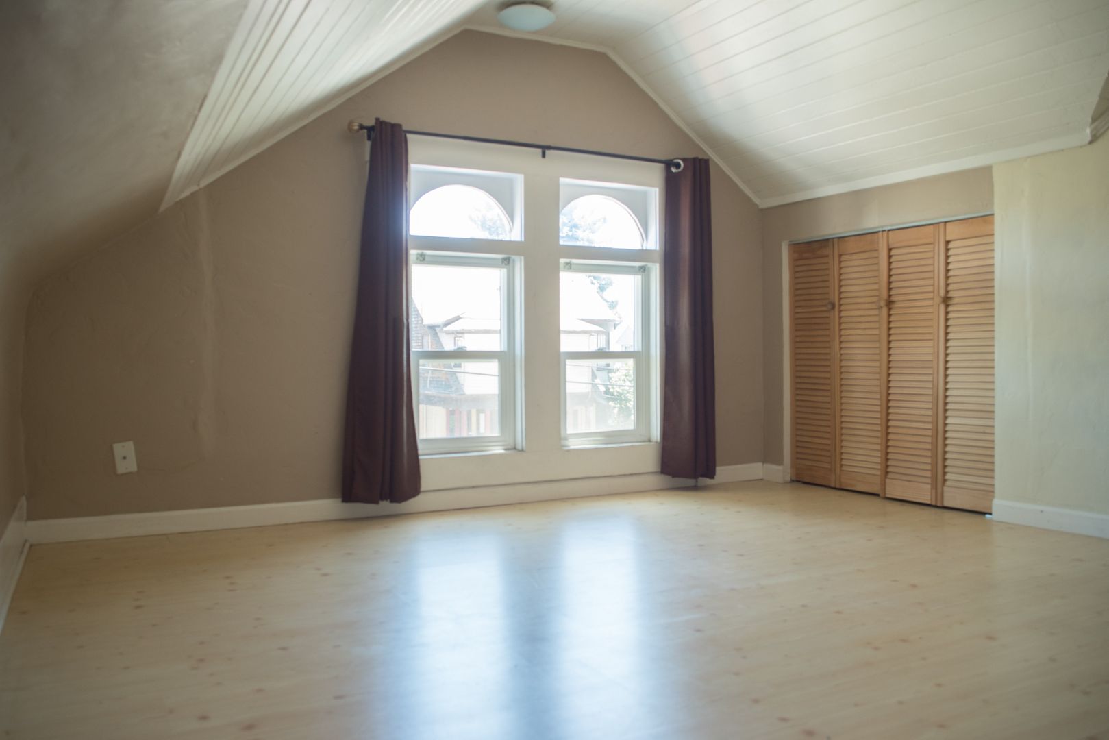 Berkeley Apartment: 2219 Channing Way