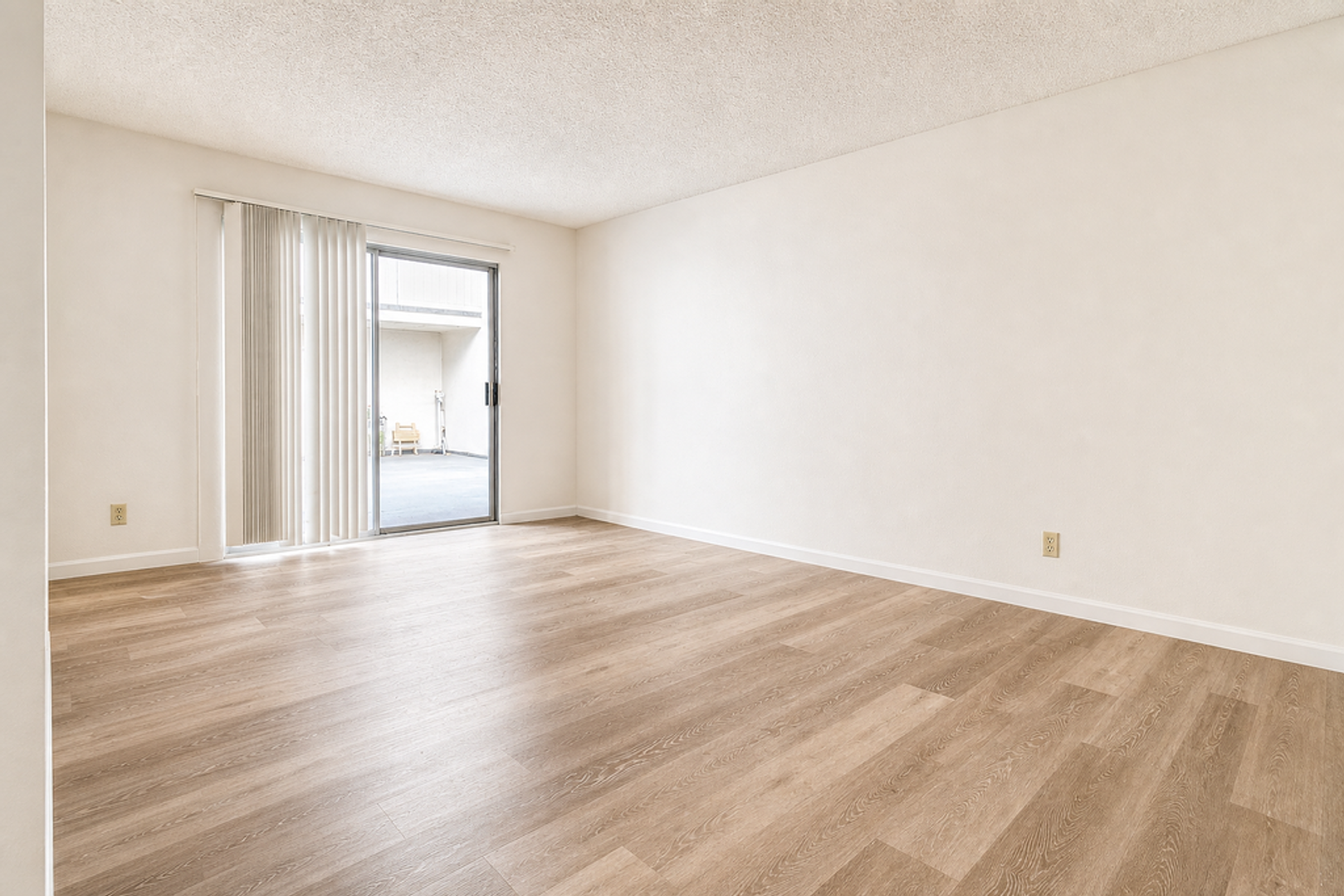 Berkeley Apartment: 2540 College Ave