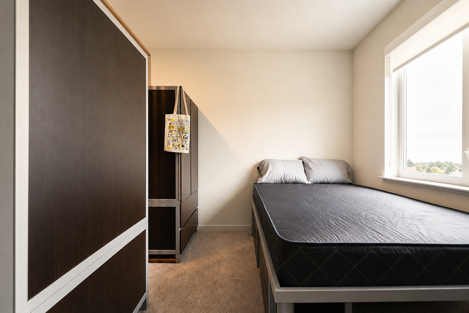 Berkeley Apartment: 2077 Haste St