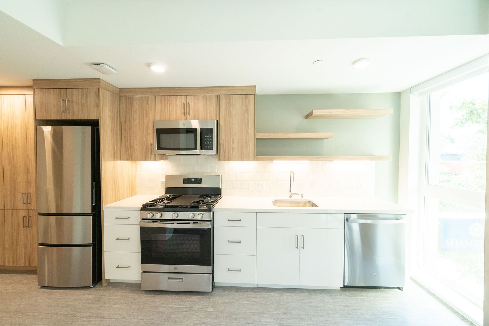 Berkeley Apartment: 2150 Kittredge St