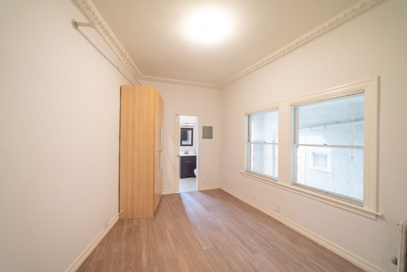 Oakland Apartment: 743 Warfield Ave.