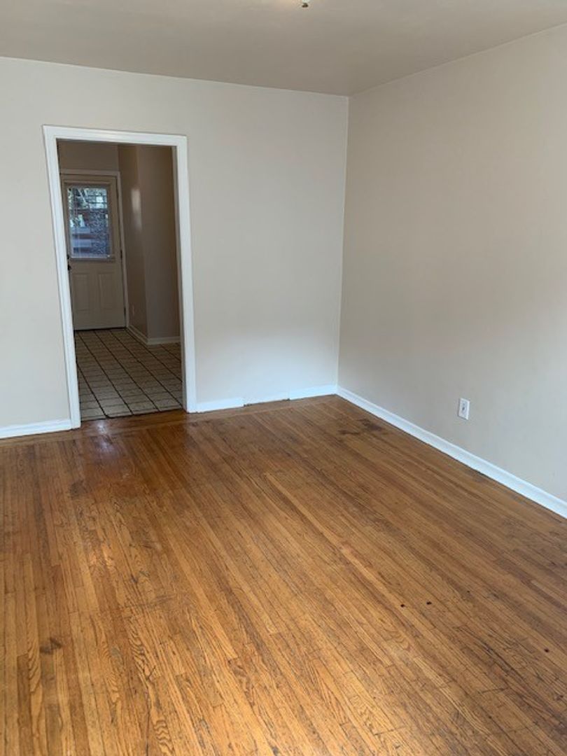 Berkeley Apartment: 2217 Channing Way,