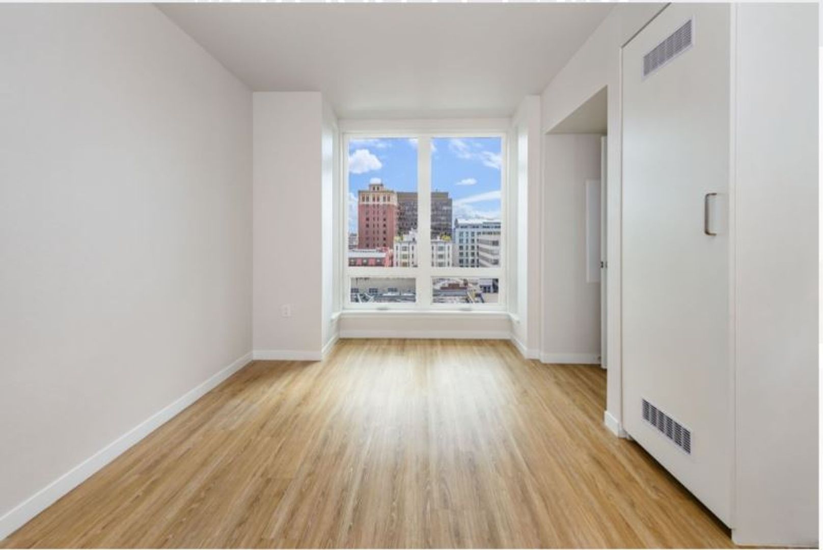 Berkeley Apartment: 2067 University Ave