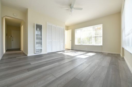 Super clean + bright top floor renovated *perfect* Studio with tons of closet space!