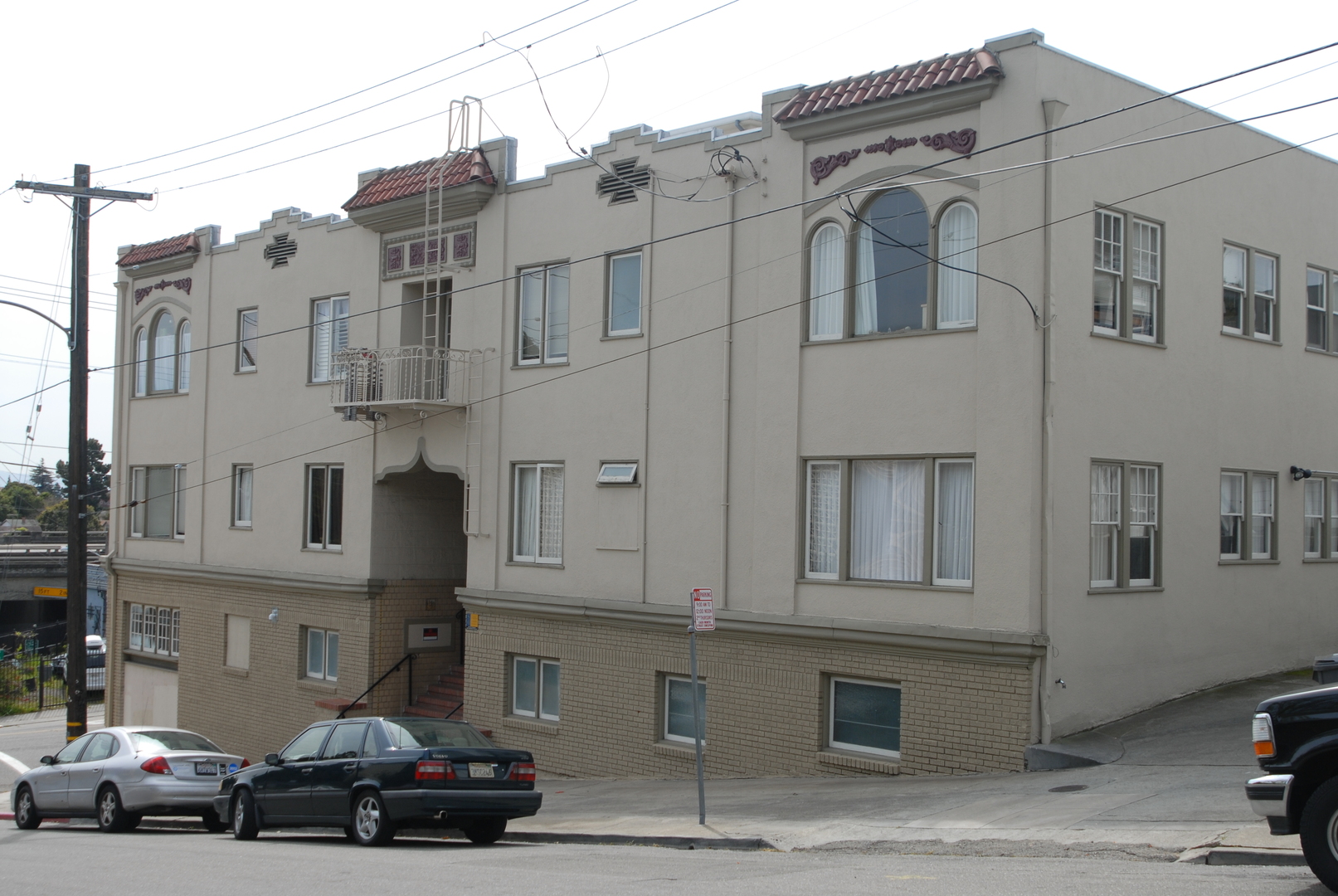 Oakland Apartment: 3507 Glen Park Road