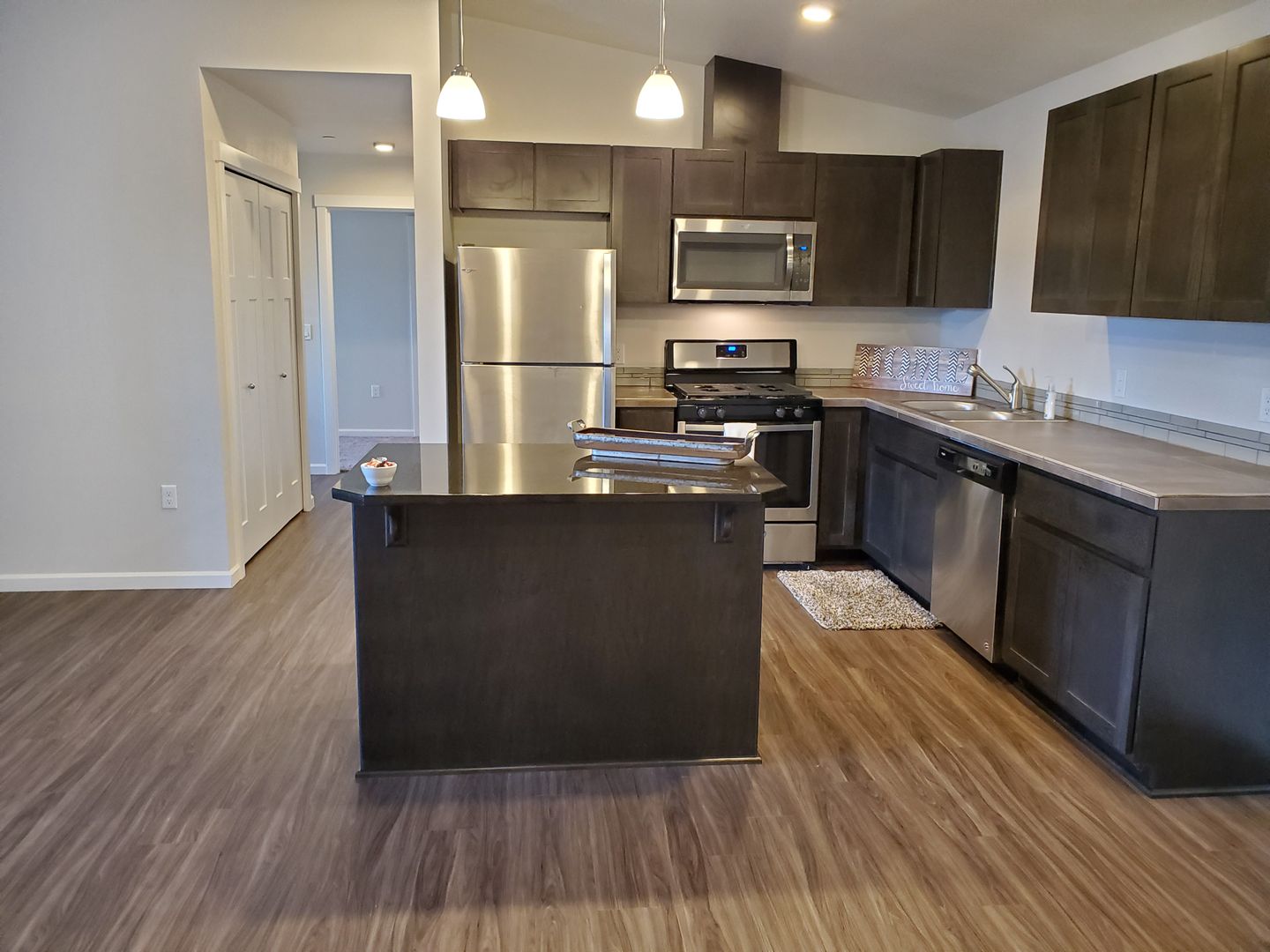 Bend Apartment: 20720-20770 Empire Ave