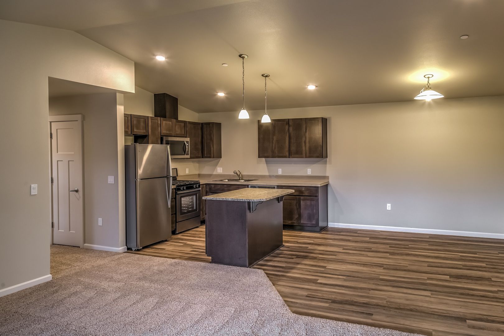 Bend Apartment: 20720-20770 Empire Ave