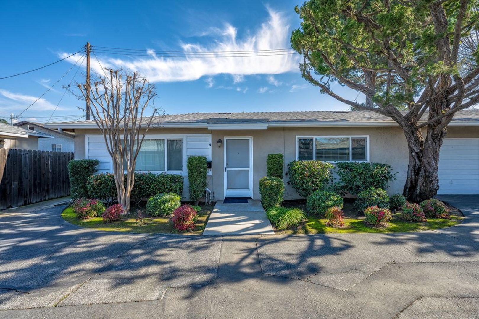 Glendora Apartment: 452 W Meda Ave
