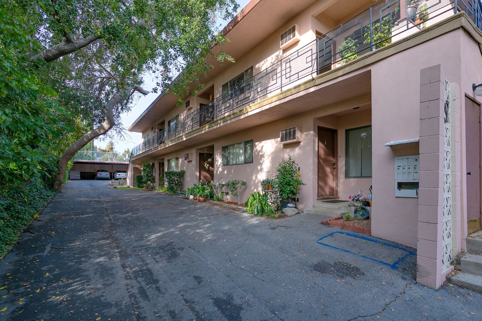 Sierra Madre Apartment: 237 N Mountain Trl