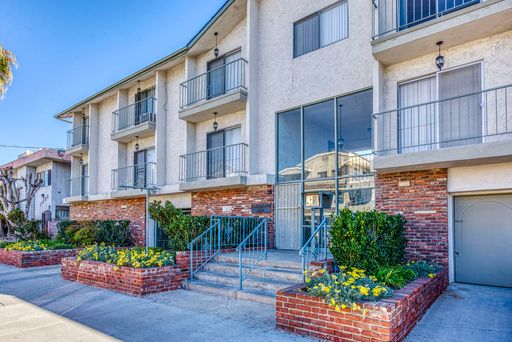 Quiet, Secured Access Complex w/ pool, private balcony, 1 BR 1 BA - Hawthorne – photo 1