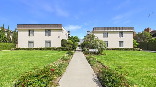 Renovated Arcadia 2 Bedroom Apt. 433 G, w. Fireplace
