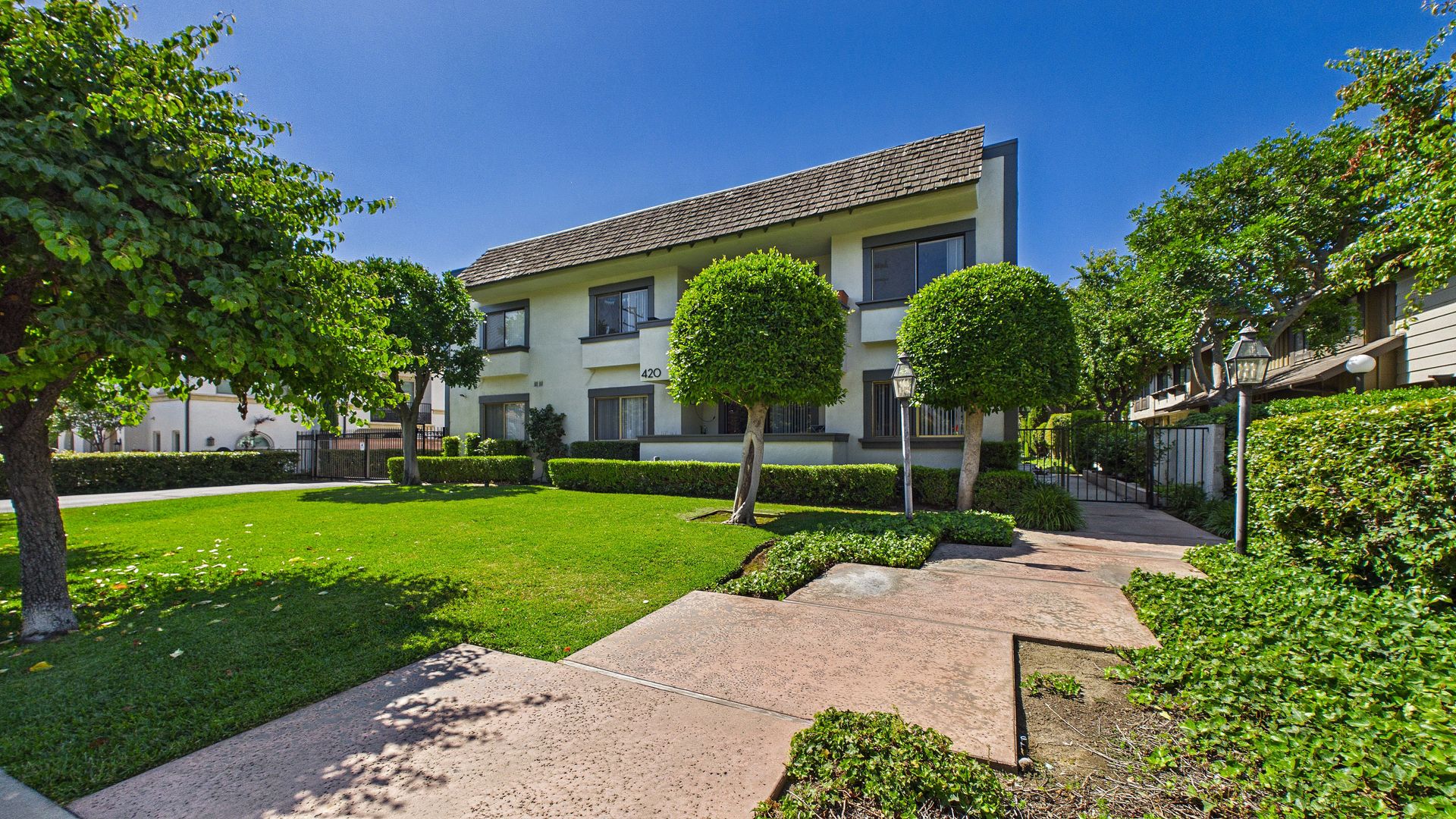 Arcadia Apartment: 420 Fairview Avenue
