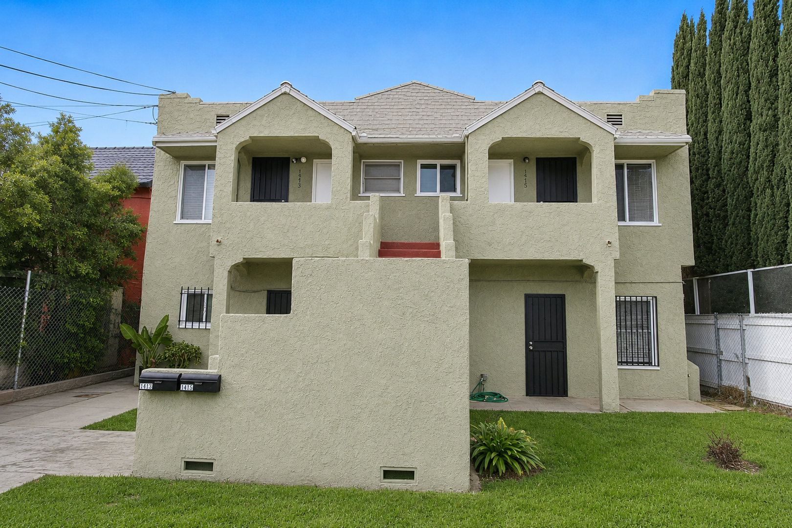 Long Beach Apartment: 1409-1415 Warren Ave