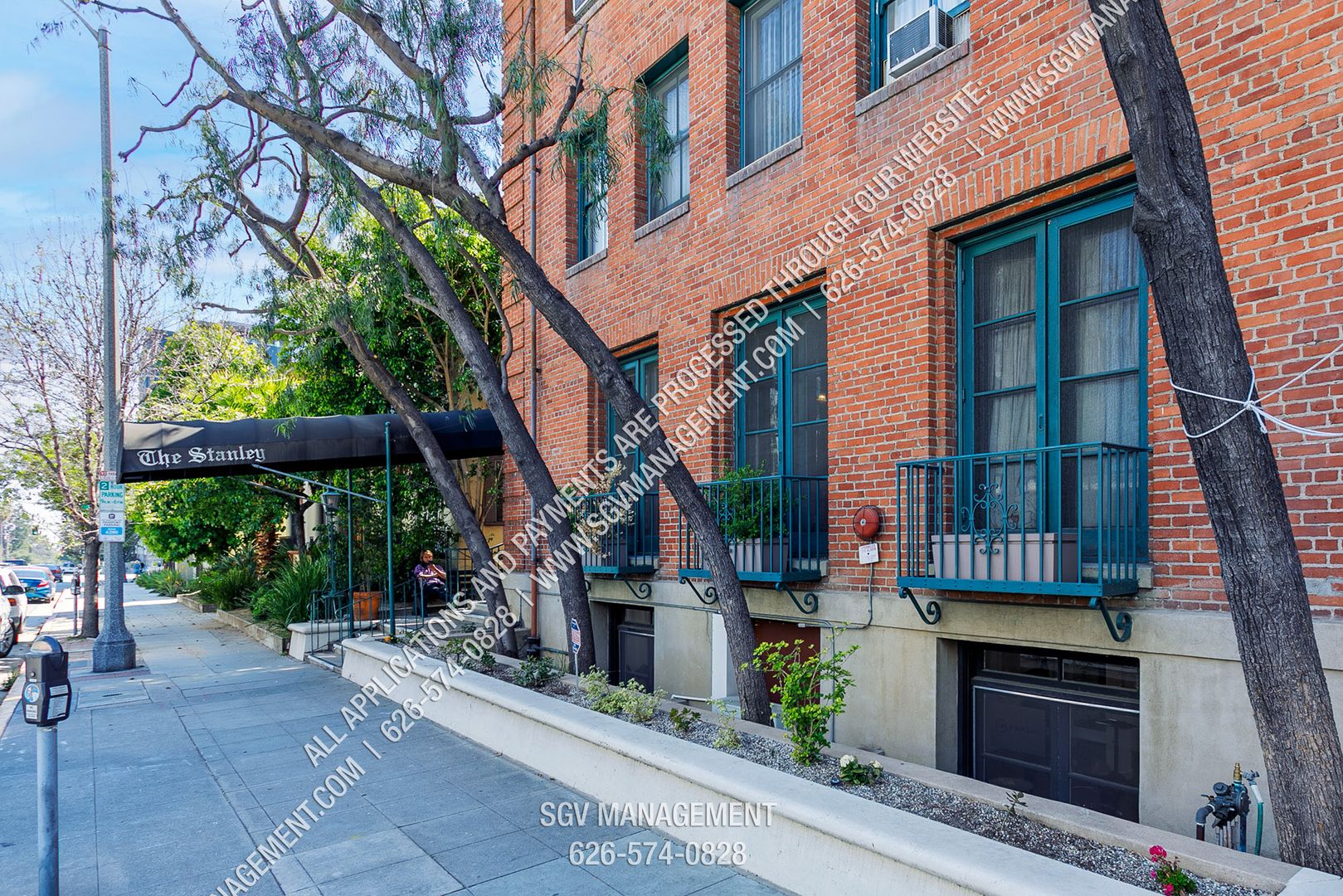 Pasadena Apartment: 149 S Los Robles Ave