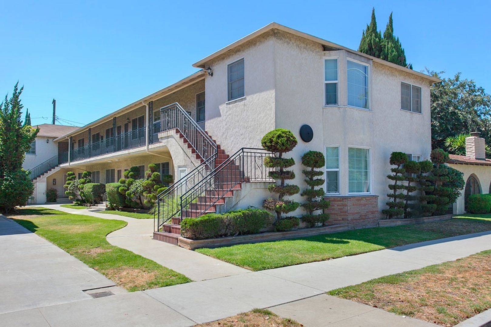 Long Beach Apartment: 765 Temple Ave