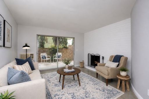 Arcadia 2 Bedroom w/ Fireplace
