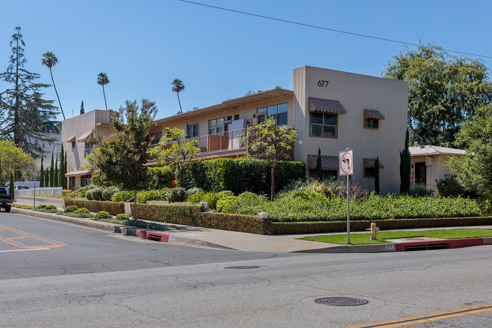Pasadena Apartment: 677 S Lake Ave