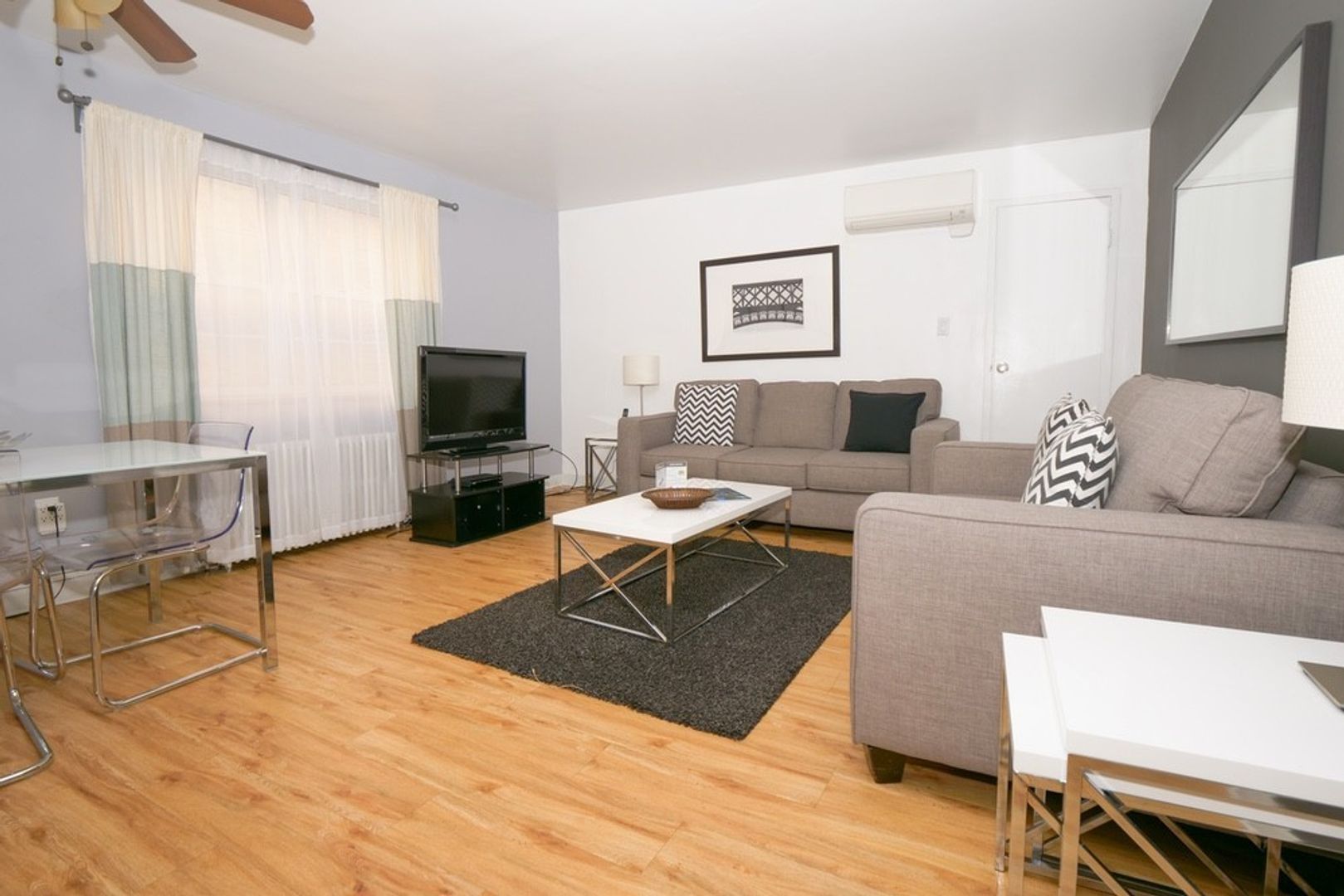 Pittsburgh Apartment: 5426 Fifth Avenue