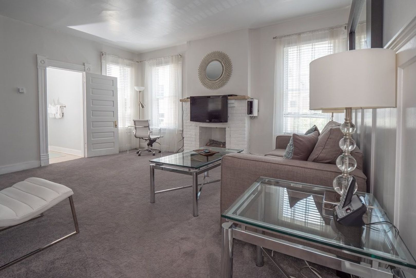 Pittsburgh Apartment: 5712 Howe Street