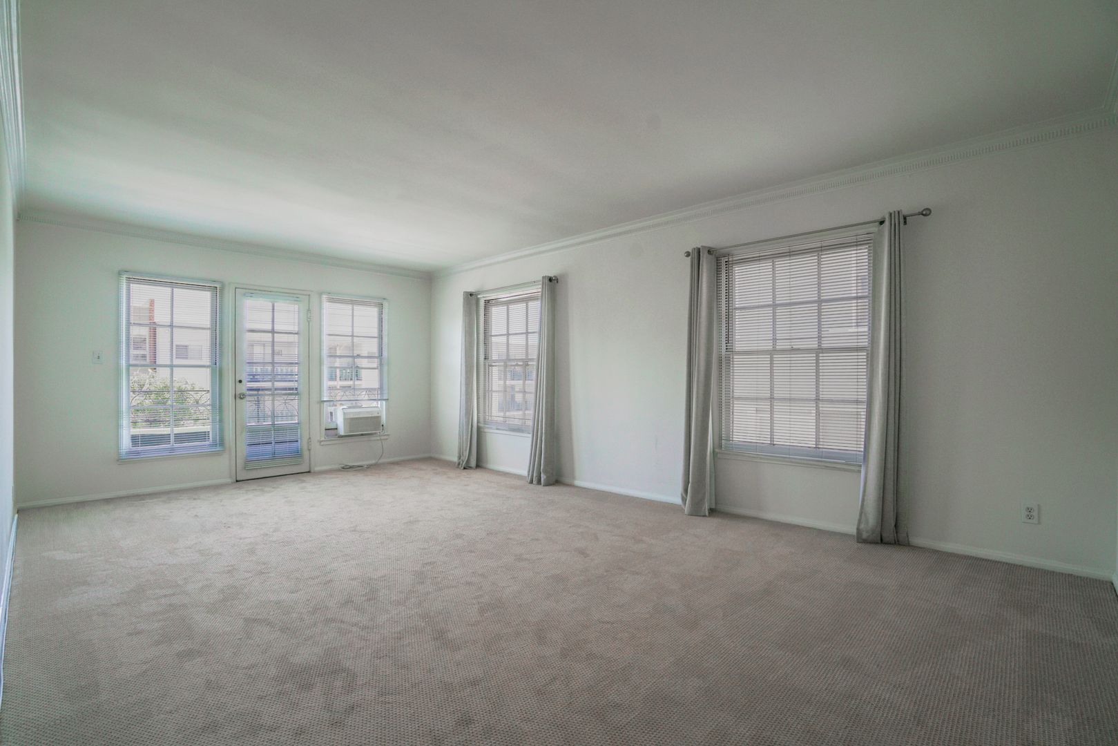 West Hollywood Apartment: 8551-8561 Holloway Dr
