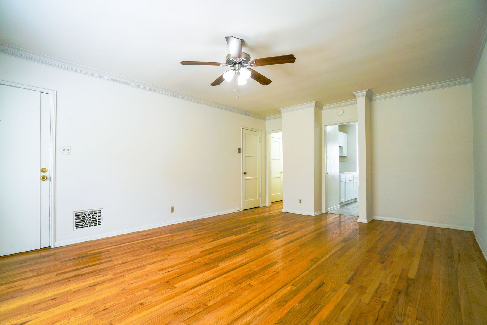 West Hollywood Apartment: 8551-8561 Holloway Dr
