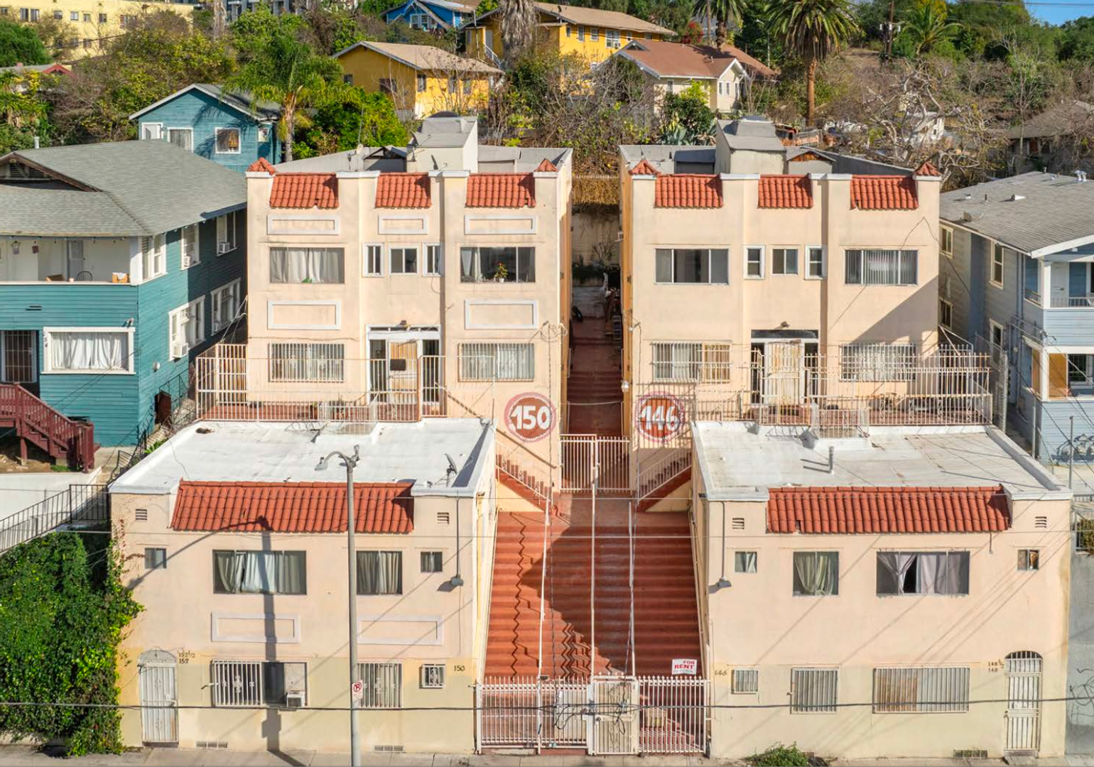 Los Angeles Apartment: 146 - 150 Douglas St