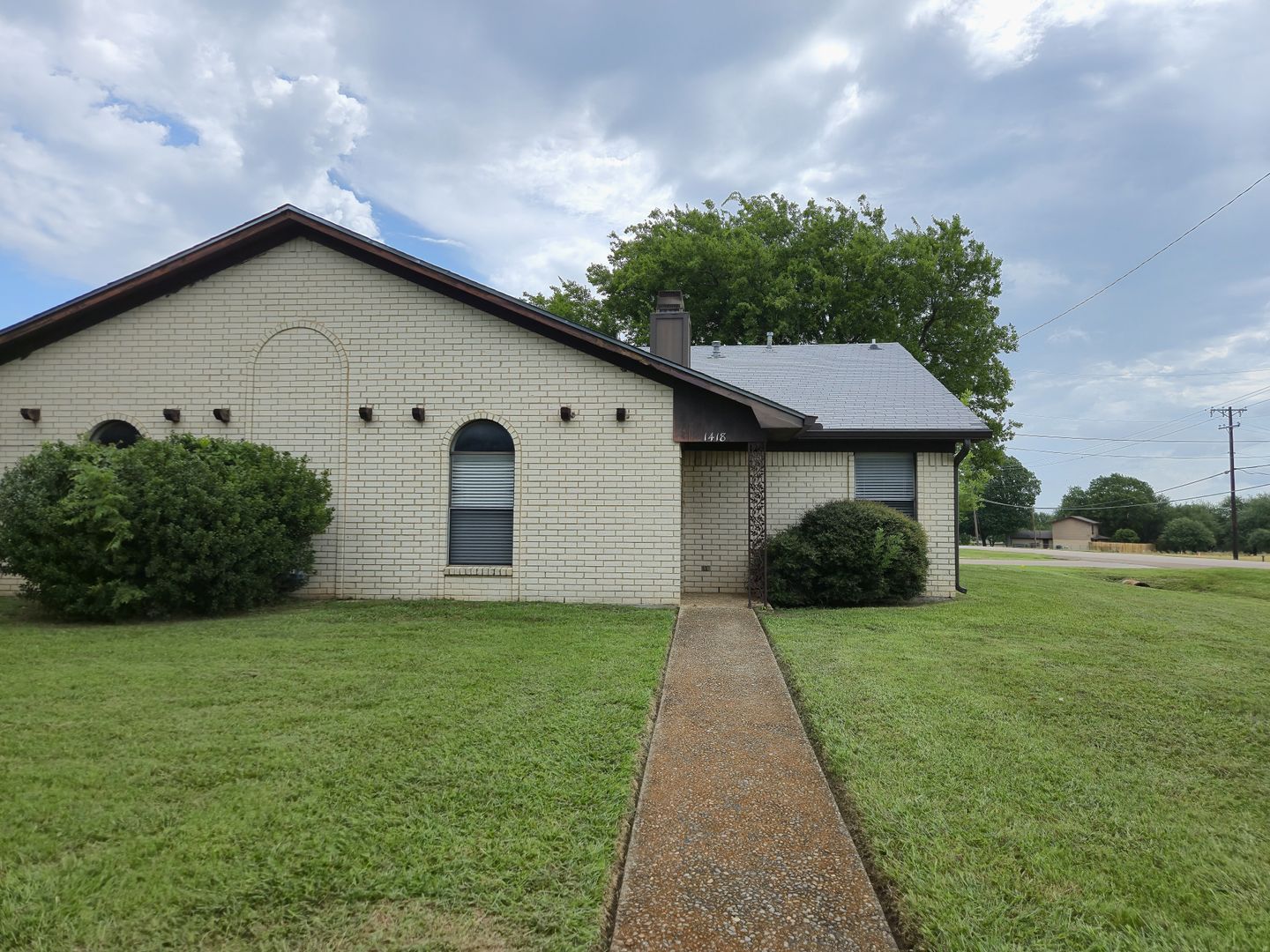 Waco House: 1418 Chapel Downs