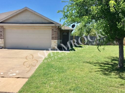 Great Location between Waco and McGregor